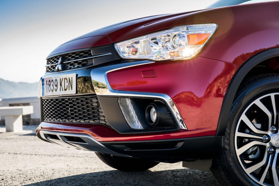Детали экстерьера Mitsubishi ASX 2017 года  (WW) (фото 33 из 41)